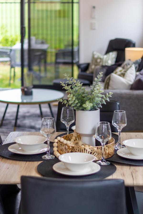 Peaceful Park View Townhouse 2 Bed W/Carpark Apartamento Christchurch Exterior foto